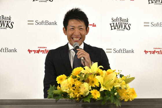 鷹・本多雄一、引退会見1　一番印象に残っているのは「2010年のリーグ優勝」