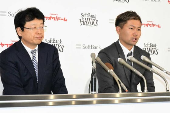 福岡ソフトバンク中村晃が4年契約、2.4億円スタートの変動制「びっくりした」