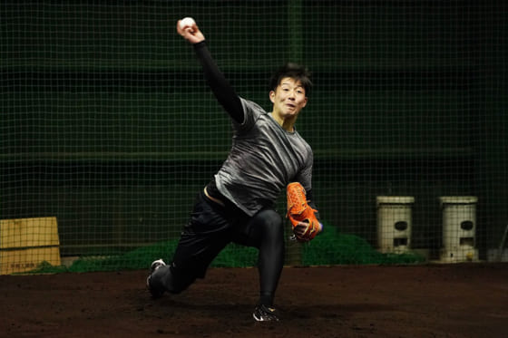 北海道日本ハムのドラ1吉田輝星が初ブルペン　捕手を立たせて直球とカーブを23球