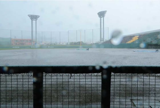 広島と千葉ロッテの練習試合は大雨で雨天中止となった※写真提供：Full-Count(写真：荒川祐史)