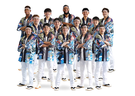 「超夏ハッピ」を着用した北海道日本ハムの選手たち（C）H.N.F.