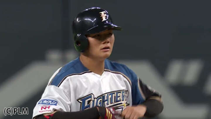 北海道日本ハム・清宮選手が早速二塁打を放つ