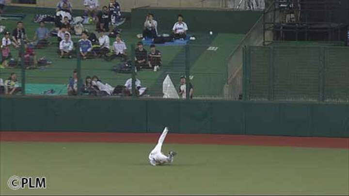 埼玉西武・秋山翔吾が汚名返上の勝ち越し打　初回に飛球見失い、ランニング本塁打に