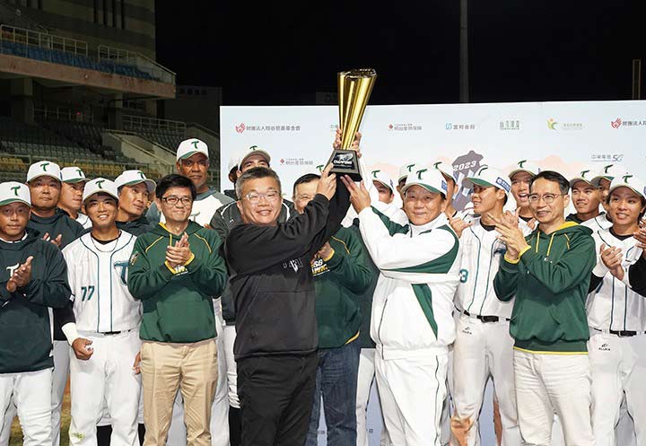 台湾プロ野球勢として初めてアジアウインターリーグを制した台鋼ホークス、来季の一軍参入に弾みがつくこととなった【写真：球団提供】