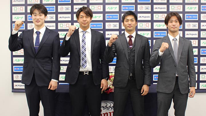 左から戸川氏、白崎氏、田代氏、綱島氏の新任アカデミーコーチ（C）SEIBU Lions