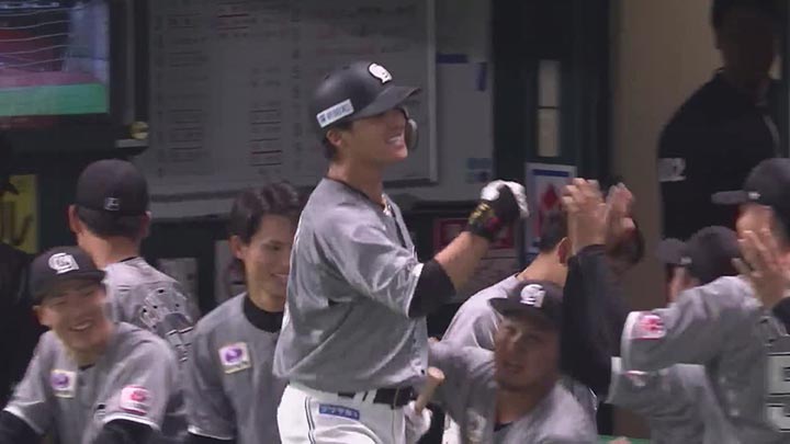和田康士朗・石川慎吾が本塁打の千葉ロッテ連勝　カスティーヨは5回0封　