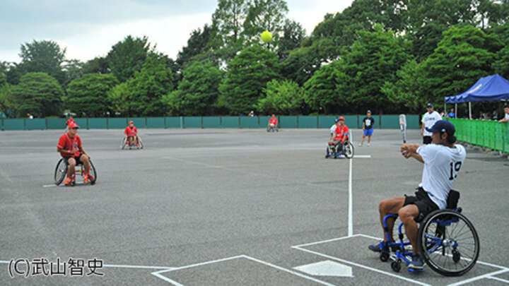 埼玉西武ライオンズが取り組む車椅子ソフトボールの普及・支援活動