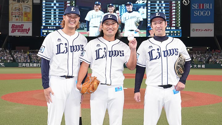 左から高橋光成投手、武隈祥太投手、増田達至投手【写真：球団提供】
