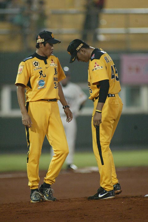 横田コーチの兄弟エレファンツ時代 　写真・職業棒球雑誌提供