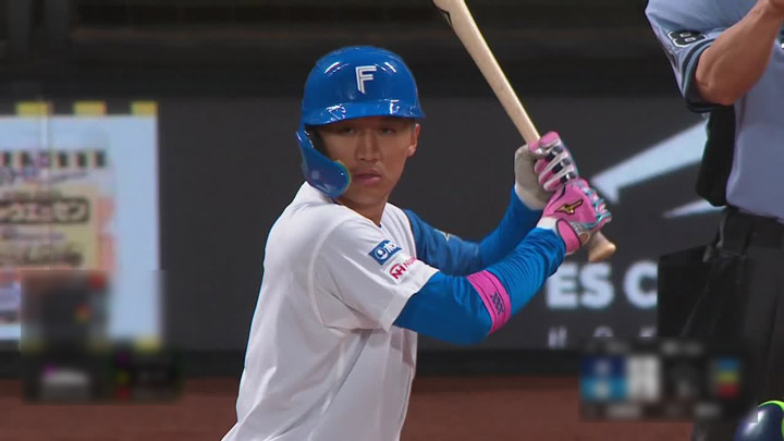 北海道日本ハムのドラ3・加藤豪将がNPB初本塁打
