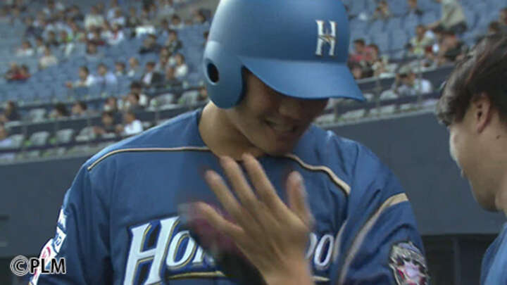 第1打席でプロ初本塁打を放った北海道日本ハム・清宮
